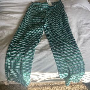 Size medium brand new never worn Zara pants